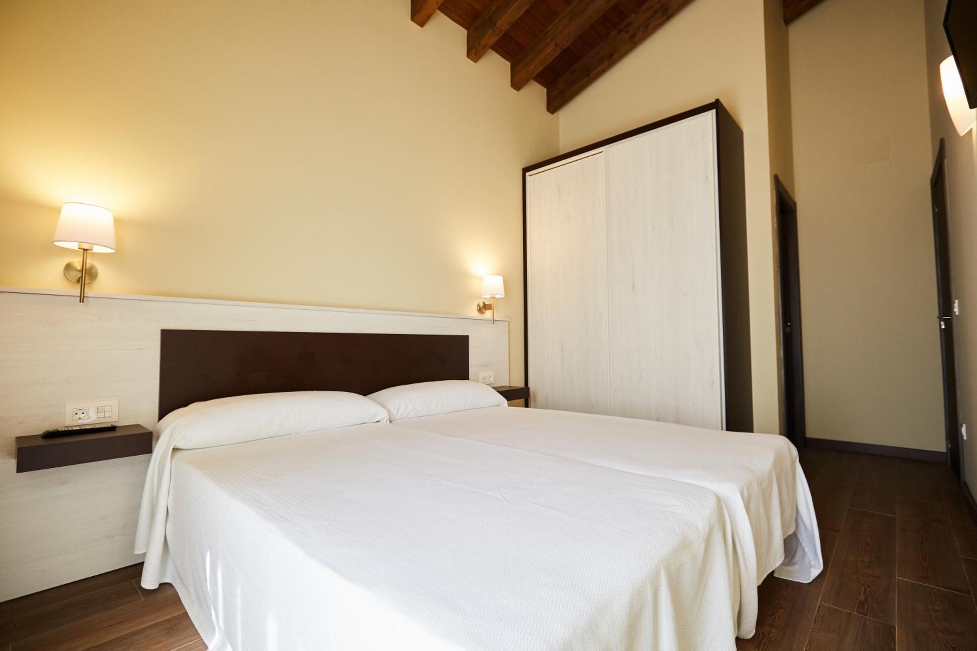 Apartamentos Rurales Casa La Piedra Collía Extérieur photo
